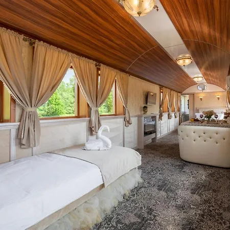 Stacja Galicja - W Pociagu Blisko Energylandia 4* زاتور